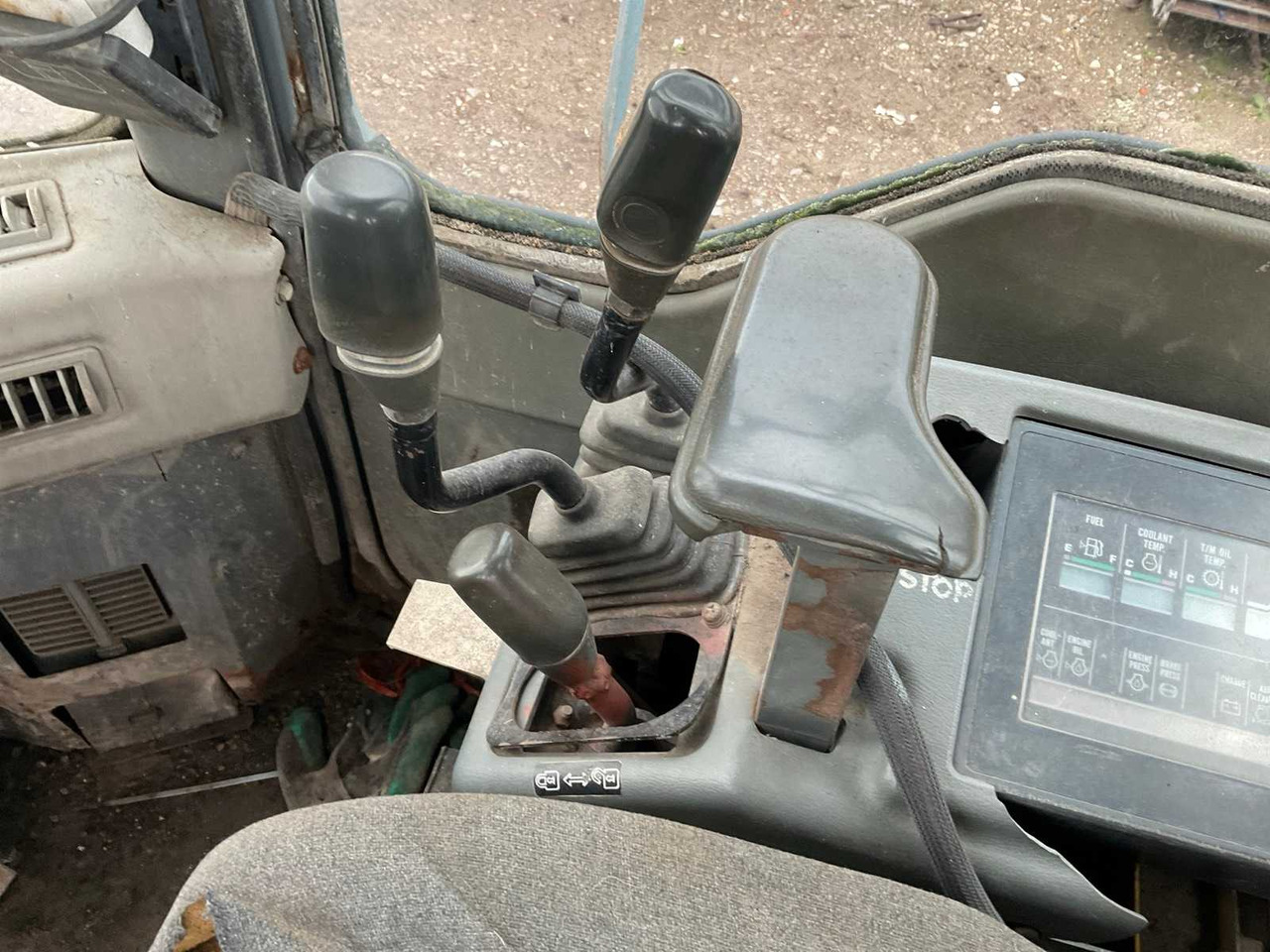 Колёсный погрузчик 1996 KOMATSU WH320-3H WHEEL LOADER: фото 15 Колёсный погрузчик 1996 KOMATSU WH320-3H WHEEL LOADER: фото 15