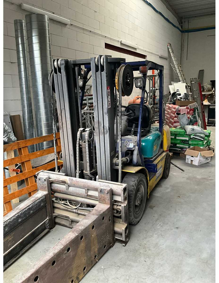 1999 KOMATSU FG25T12 FORKLIFT - Вилочный погрузчик: фото 3 1999 KOMATSU FG25T12 FORKLIFT - Вилочный погрузчик: фото 3