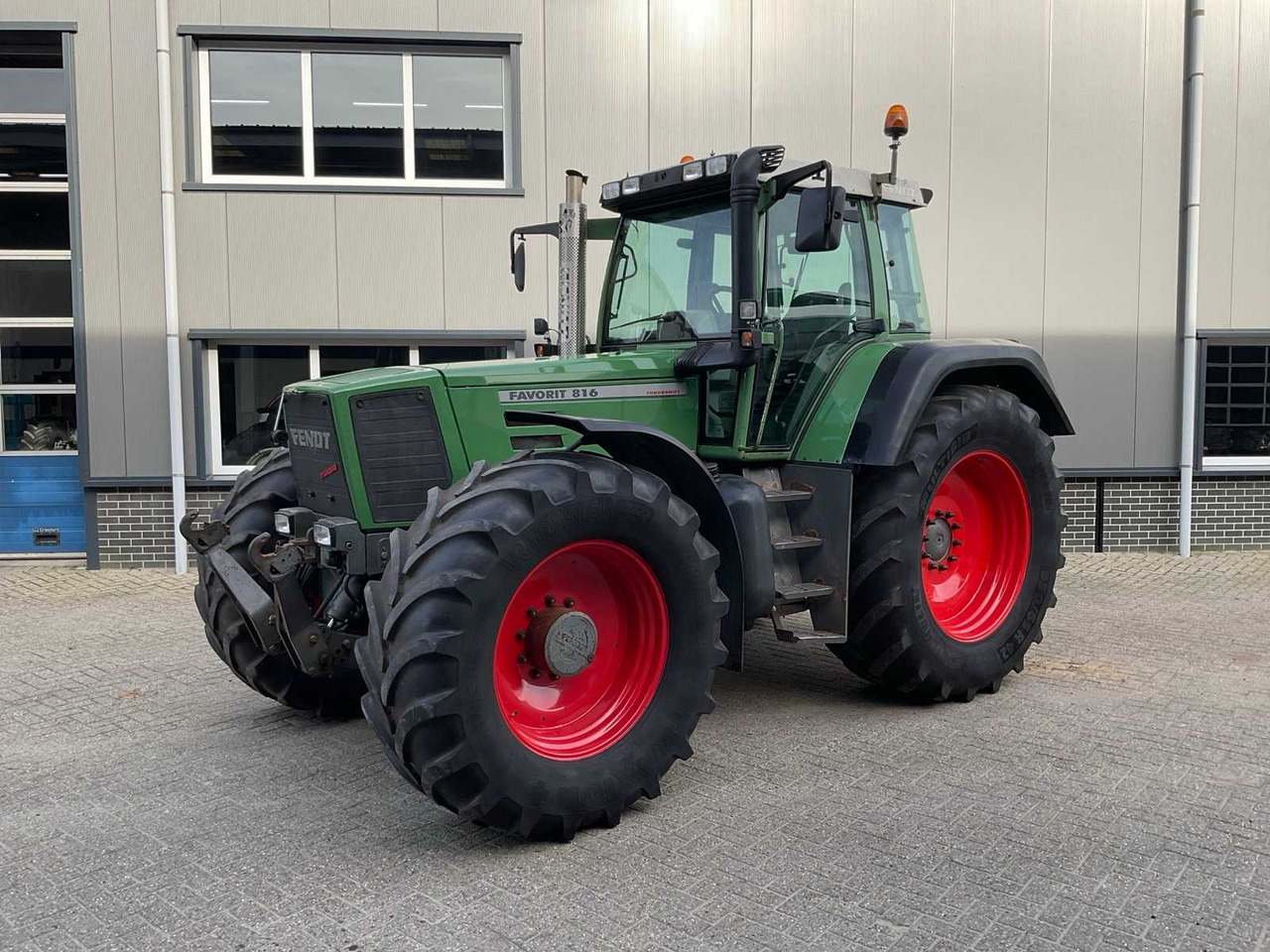 2000 FENDT FAVORIT 816 ALL-WHEEL DRIVE AGRICULTURAL TRACTOR - Трактор: фото 1 2000 FENDT FAVORIT 816 ALL-WHEEL DRIVE AGRICULTURAL TRACTOR - Трактор: фото 1