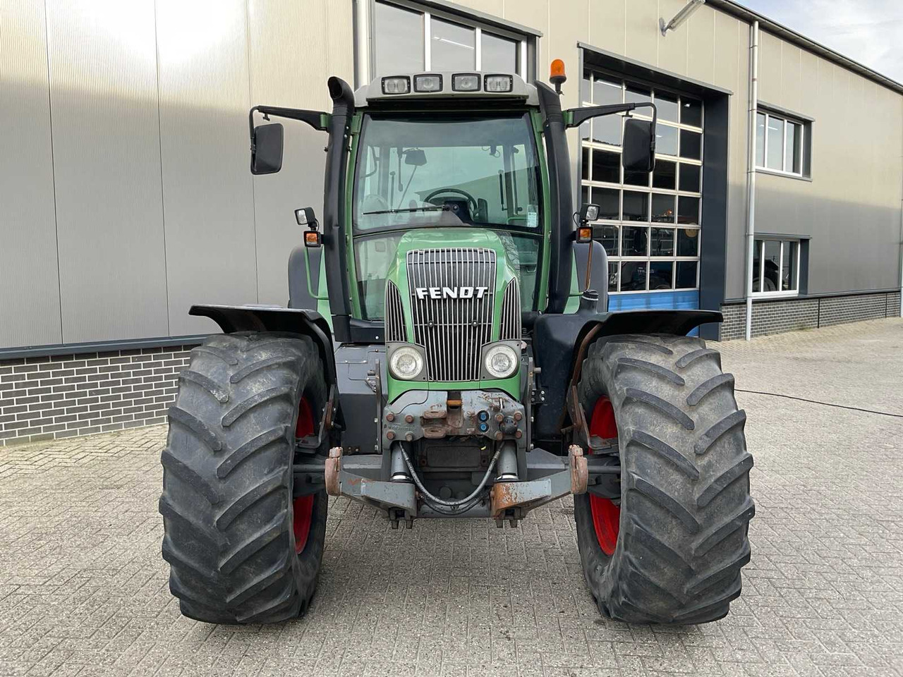 2000 FENDT VARIO 712 ALL-WHEEL DRIVE FARM TRACTOR - Трактор: фото 3 2000 FENDT VARIO 712 ALL-WHEEL DRIVE FARM TRACTOR - Трактор: фото 3