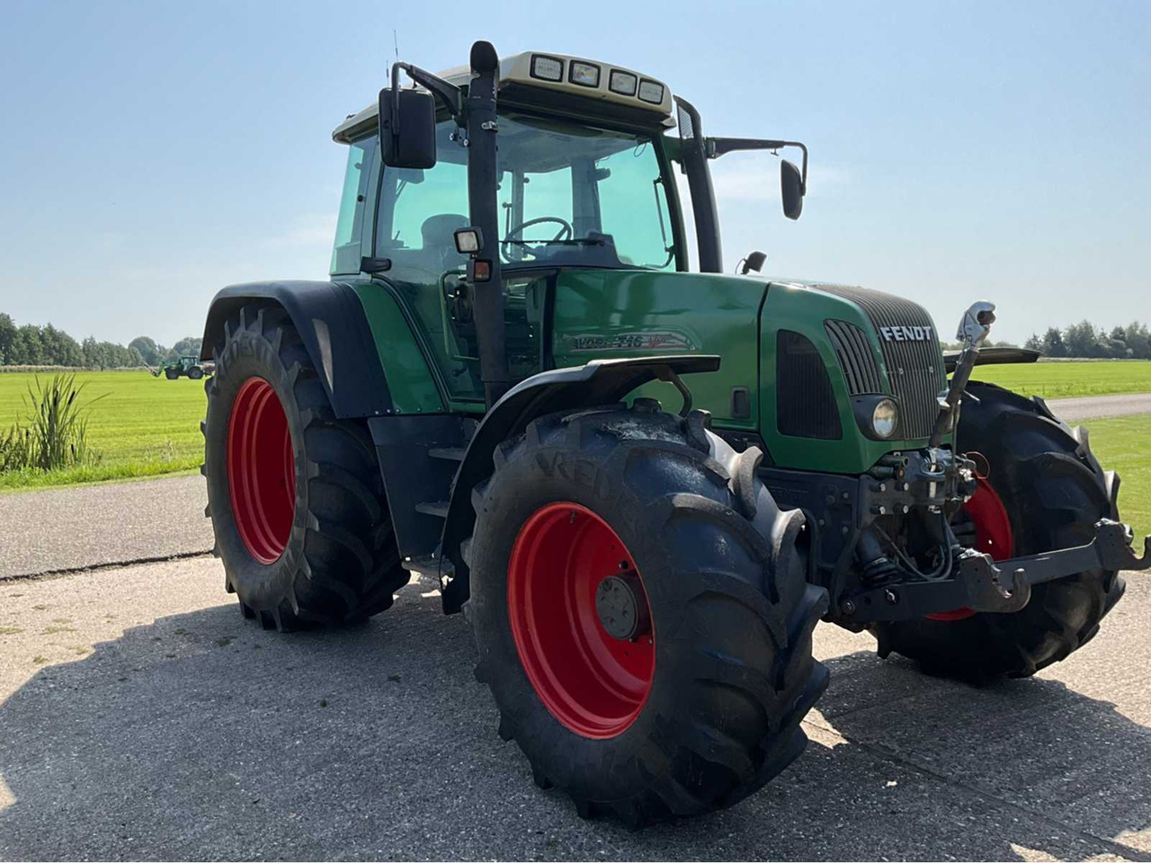 2001 FENDT FAVORIT 716 VARIO ALL-WHEEL DRIVE FARM TRACTOR - Трактор: фото 4 2001 FENDT FAVORIT 716 VARIO ALL-WHEEL DRIVE FARM TRACTOR - Трактор: фото 4