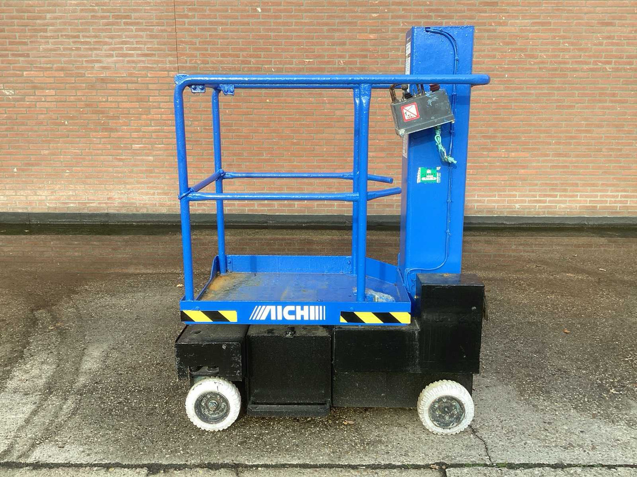 2008 AICHI SV 04 B AERIAL PLATFORM - Подъёмник: фото 2 2008 AICHI SV 04 B AERIAL PLATFORM - Подъёмник: фото 2