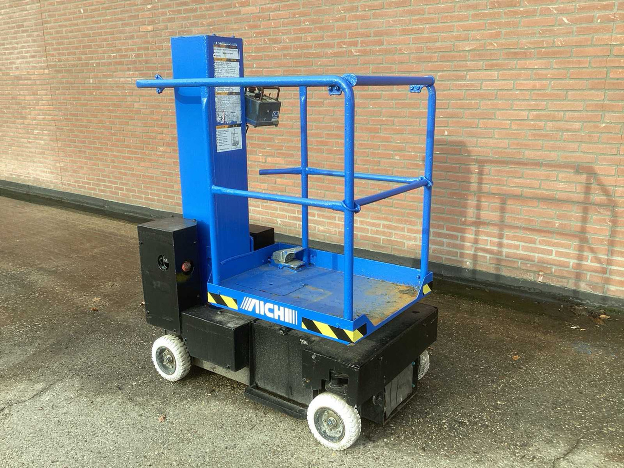 2008 AICHI SV 04 B AERIAL PLATFORM - Подъёмник: фото 3 2008 AICHI SV 04 B AERIAL PLATFORM - Подъёмник: фото 3