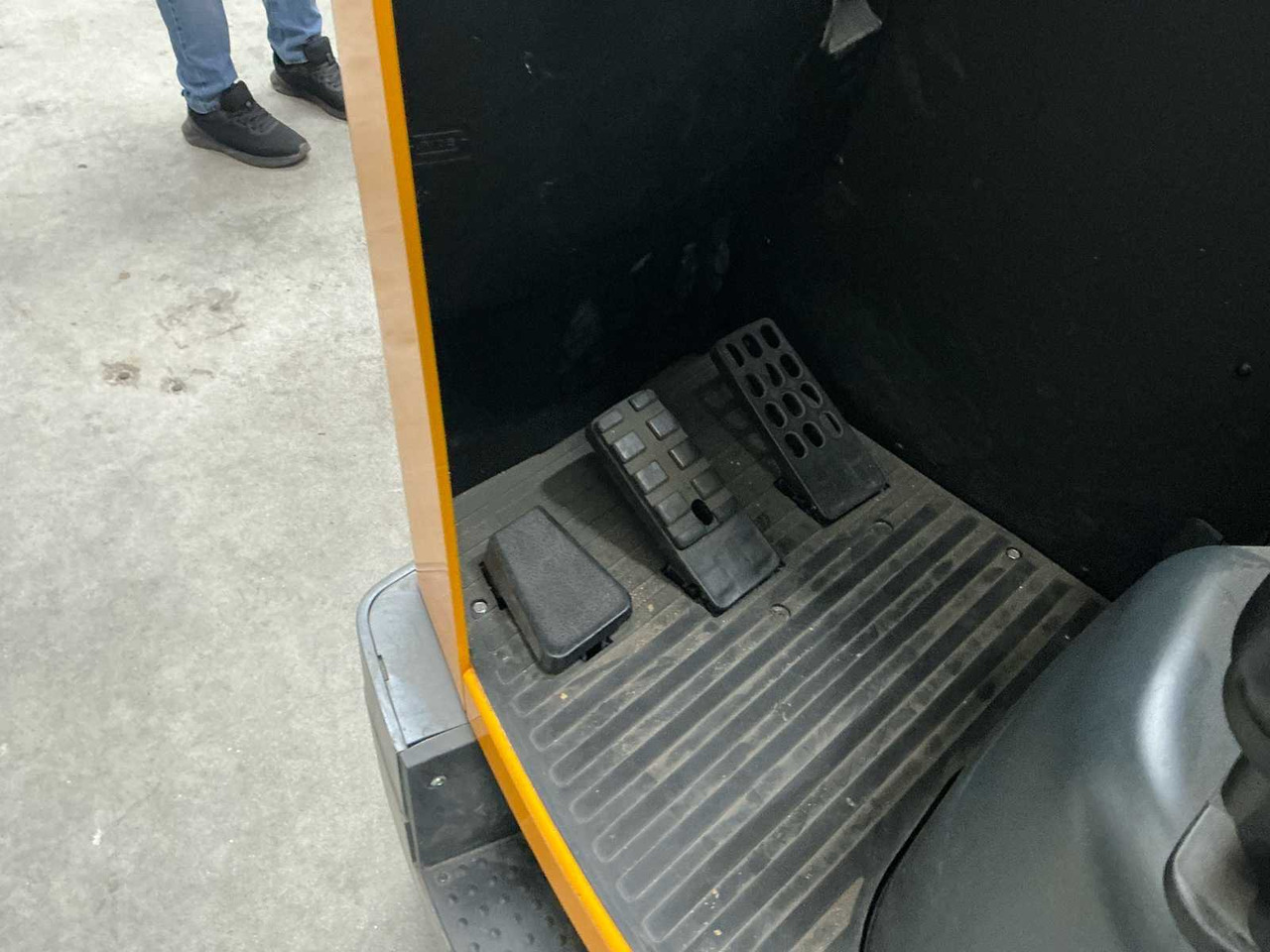 Вилочный погрузчик 2013 JUNGHEINRICH ETV C20 FORKLIFT: фото 23 Вилочный погрузчик 2013 JUNGHEINRICH ETV C20 FORKLIFT: фото 23