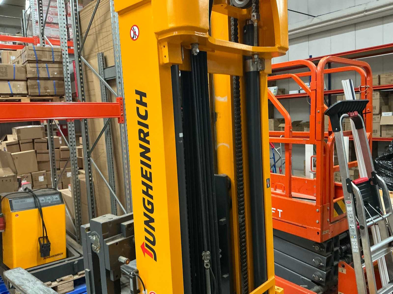 Вилочный погрузчик 2013 JUNGHEINRICH ETV C20 FORKLIFT: фото 38 Вилочный погрузчик 2013 JUNGHEINRICH ETV C20 FORKLIFT: фото 38