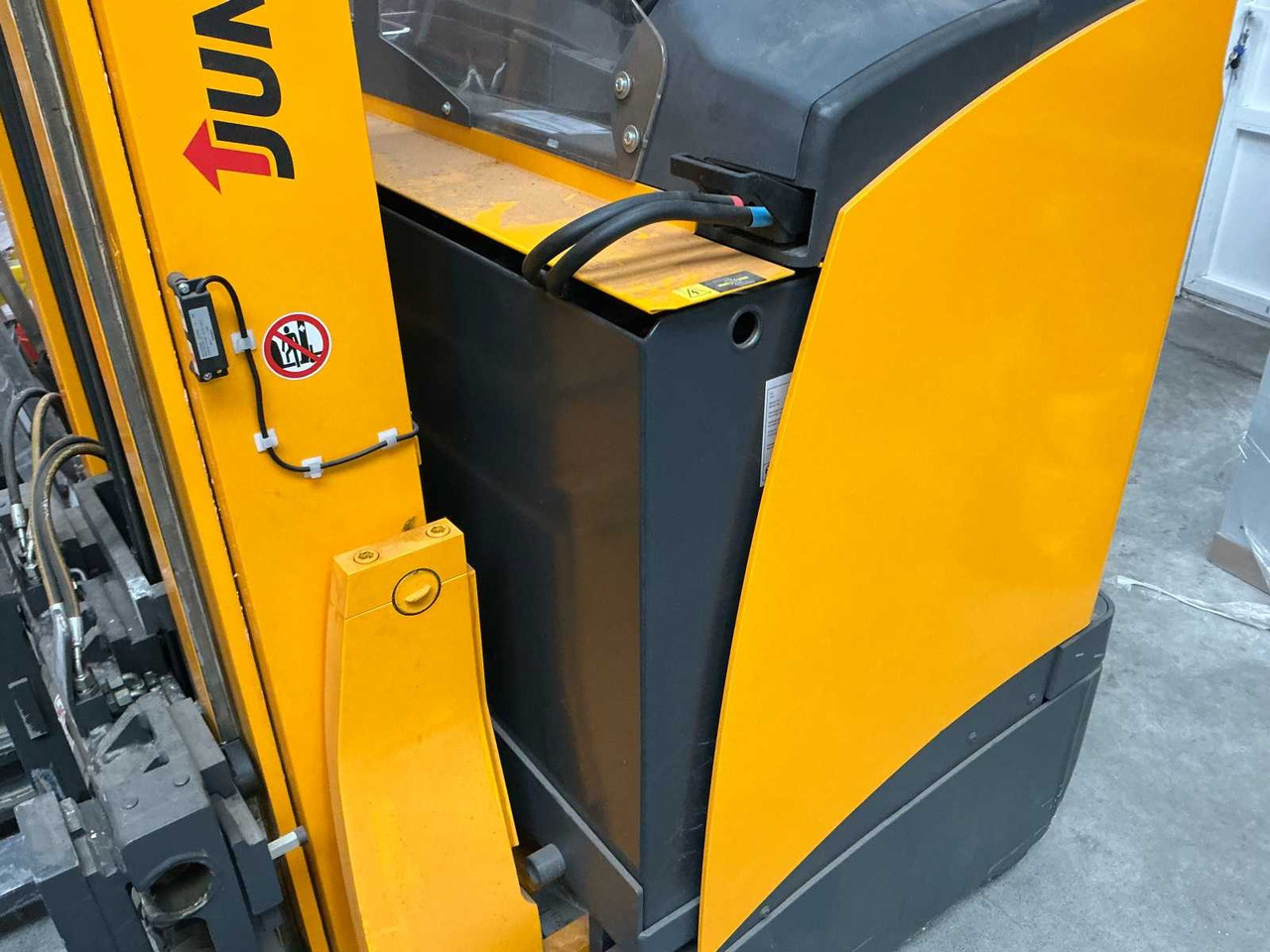 Вилочный погрузчик 2013 JUNGHEINRICH ETV C20 FORKLIFT: фото 21 Вилочный погрузчик 2013 JUNGHEINRICH ETV C20 FORKLIFT: фото 21