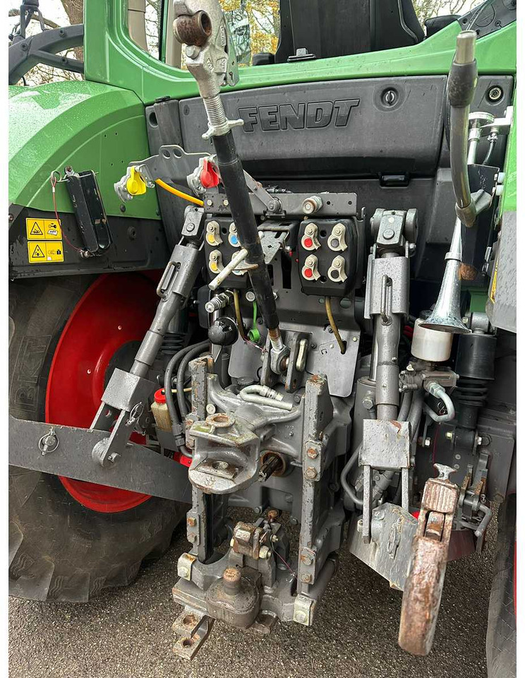 2015 FENDT 312 VARIO S4 ALL-WHEEL DRIVE FARM TRACTOR - Трактор: фото 3 2015 FENDT 312 VARIO S4 ALL-WHEEL DRIVE FARM TRACTOR - Трактор: фото 3