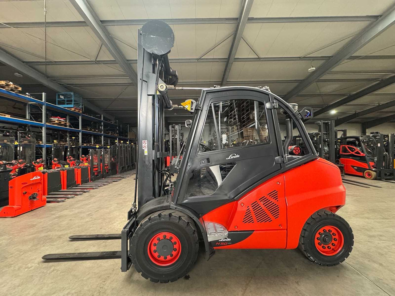 2015 LINDE H50D 5,000KG TRIPLEX 666CM 3+4TH VALVE DIESEL FORKLIFT FORKLIFT 15,862 HOURS. - Вилочный погрузчик: фото 2 2015 LINDE H50D 5,000KG TRIPLEX 666CM 3+4TH VALVE DIESEL FORKLIFT FORKLIFT 15,862 HOURS. - Вилочный погрузчик: фото 2
