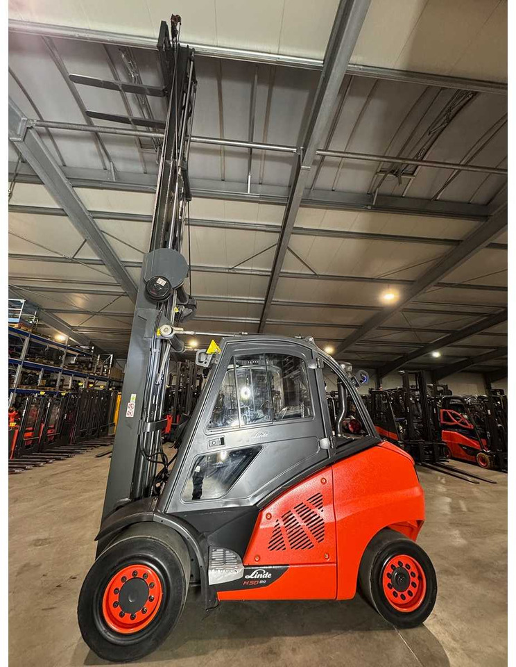 2015 LINDE H50D 5,000KG TRIPLEX 666CM 3RD+4TH VALVE DIESEL FORKLIFT FORKLIFT 15,042 HOURS. - Вилочный погрузчик: фото 3 2015 LINDE H50D 5,000KG TRIPLEX 666CM 3RD+4TH VALVE DIESEL FORKLIFT FORKLIFT 15,042 HOURS. - Вилочный погрузчик: фото 3