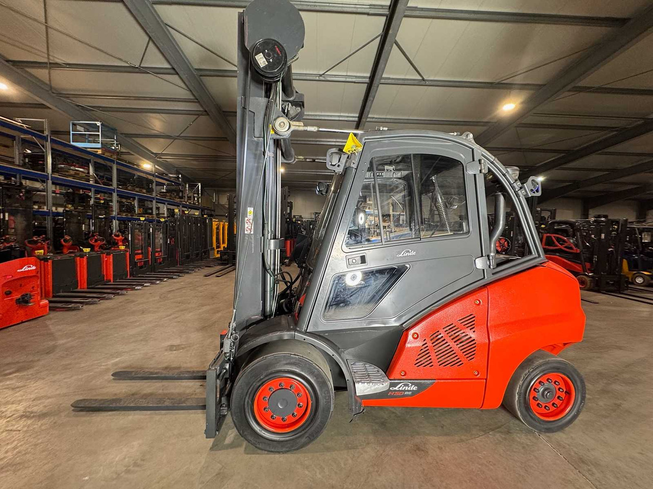 2015 LINDE H50D 5,000KG TRIPLEX 666CM 3RD+4TH VALVE DIESEL FORKLIFT FORKLIFT 15,042 HOURS. - Вилочный погрузчик: фото 2 2015 LINDE H50D 5,000KG TRIPLEX 666CM 3RD+4TH VALVE DIESEL FORKLIFT FORKLIFT 15,042 HOURS. - Вилочный погрузчик: фото 2