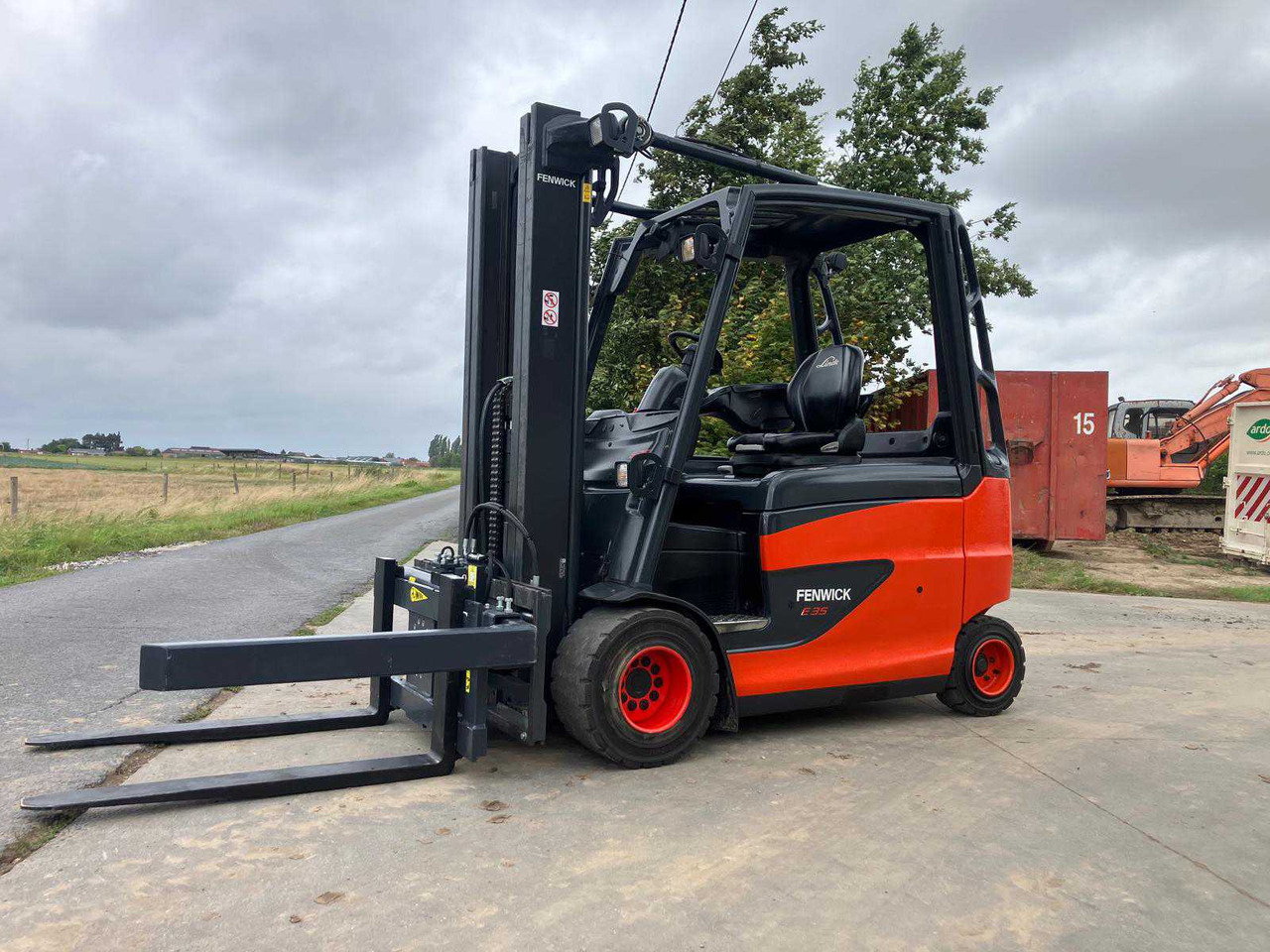 2018 LINDE E35 FORKLIFT - Вилочный погрузчик: фото 1 2018 LINDE E35 FORKLIFT - Вилочный погрузчик: фото 1