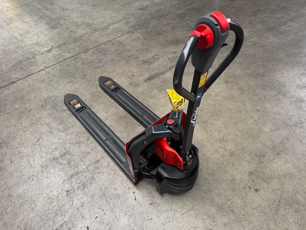 2022 SERVICE +UVV 09/2026 LINDE MT12 1.200KG PALLET TRUCK ANT 225 HOURS - Вилочный погрузчик: фото 4 2022 SERVICE +UVV 09/2026 LINDE MT12 1.200KG PALLET TRUCK ANT 225 HOURS - Вилочный погрузчик: фото 4