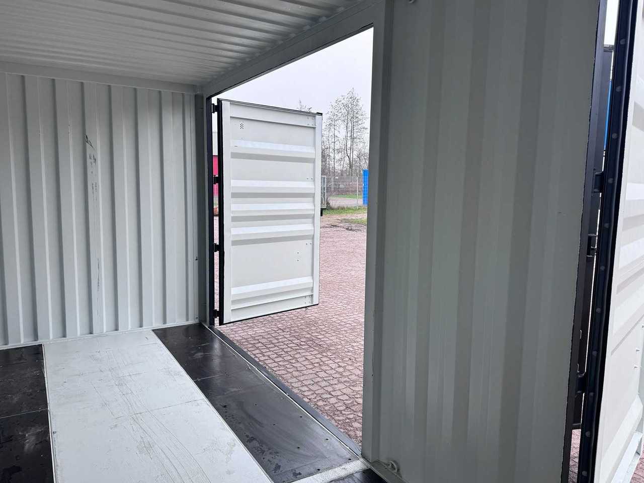 Морской контейнер 40ft HQ High Cube shipping container with 3 side doors: фото 19