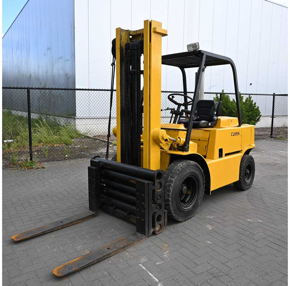 CLARK - FORKLIFT - Вилочный погрузчик: фото 2 CLARK - FORKLIFT - Вилочный погрузчик: фото 2