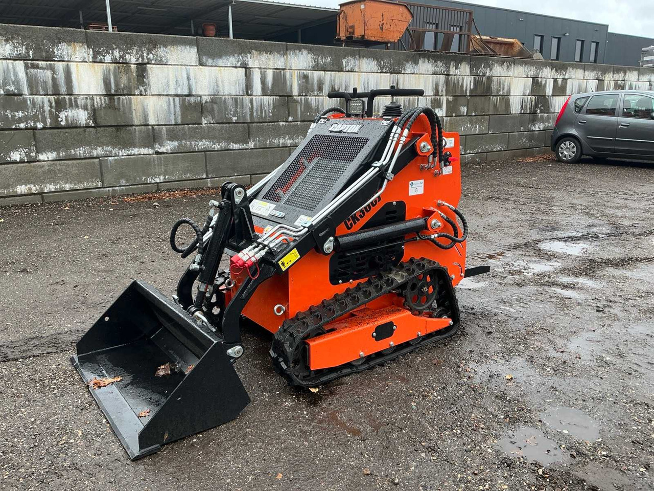 Captok 36C - Мини-погрузчик с бортовым поворотом: фото 1 Captok 36C - Мини-погрузчик с бортовым поворотом: фото 1