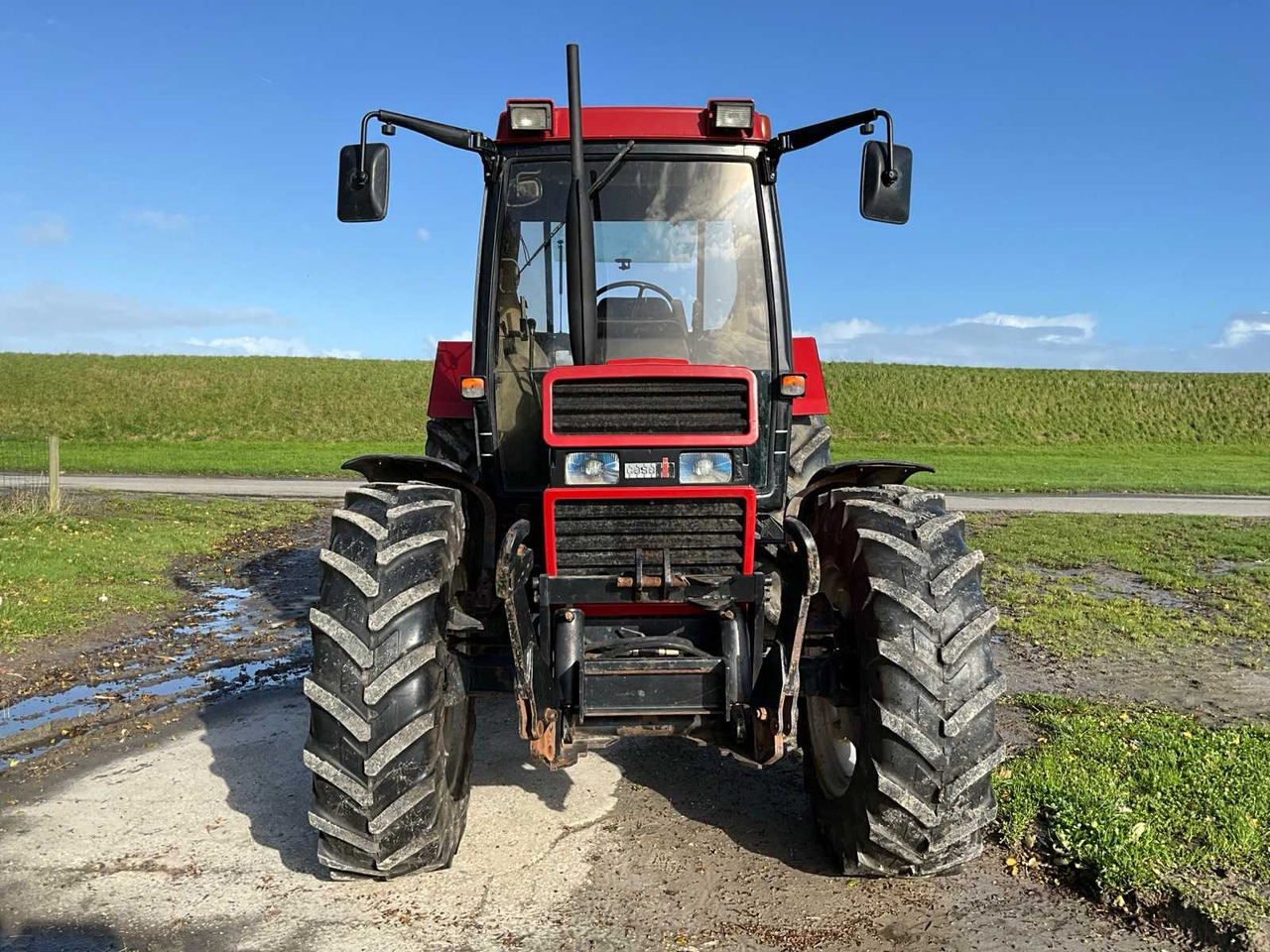 Case international 845XL - Трактор: фото 3 Case international 845XL - Трактор: фото 3