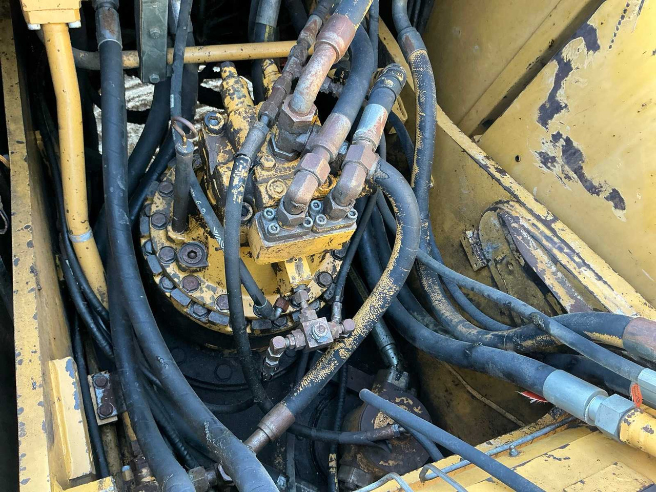 Caterpillar 320 L - Гусеничный экскаватор: фото 2 Caterpillar 320 L - Гусеничный экскаватор: фото 2