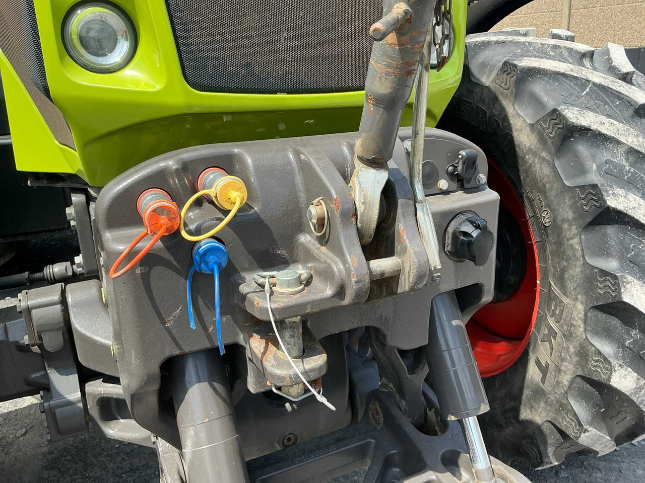 Трактор Claas Axion 840: фото 23