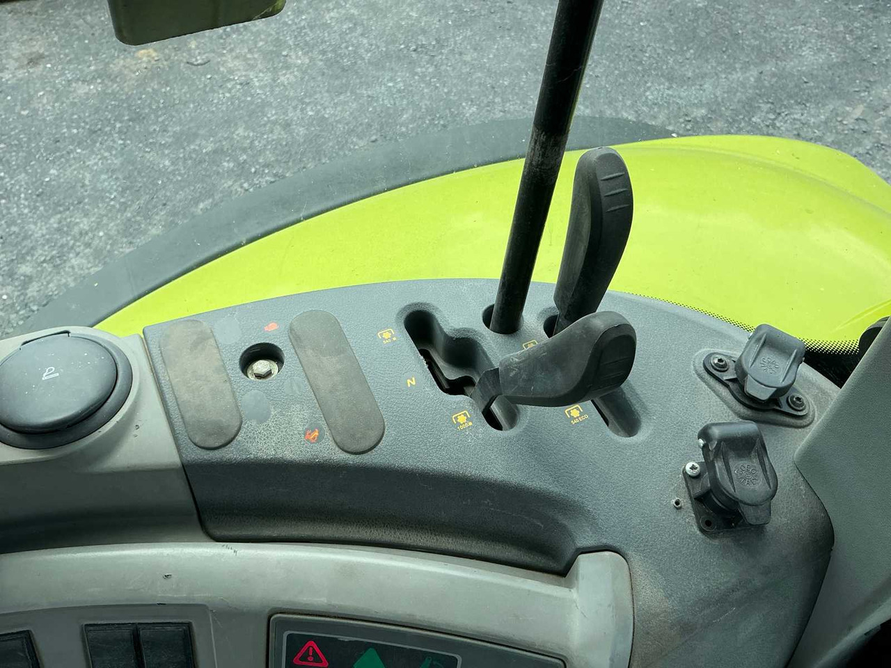 Трактор Claas Axion 840: фото 13