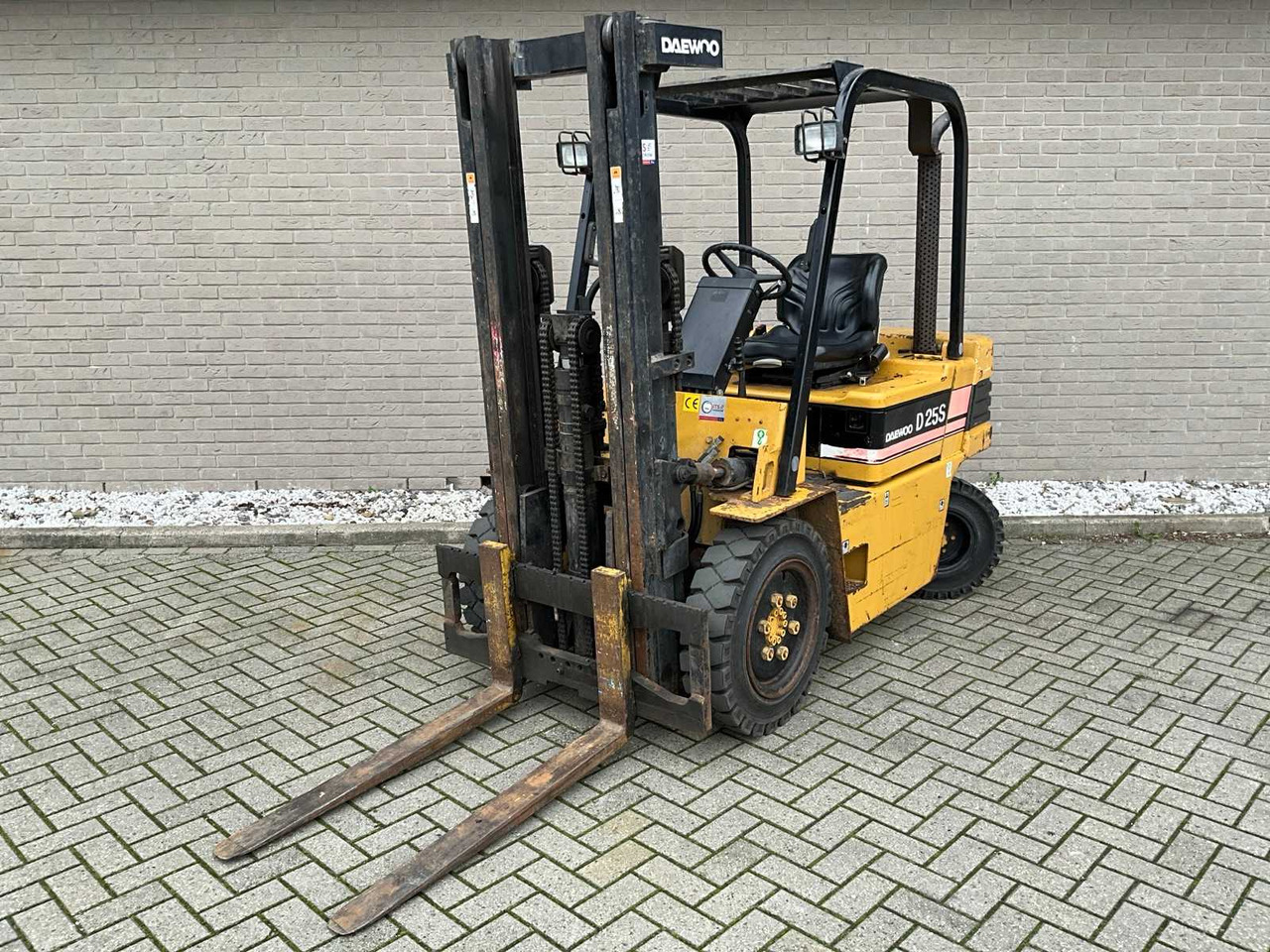 DEAWOO - D25S-2 - FORKLIFT - Вилочный погрузчик: фото 1 DEAWOO - D25S-2 - FORKLIFT - Вилочный погрузчик: фото 1
