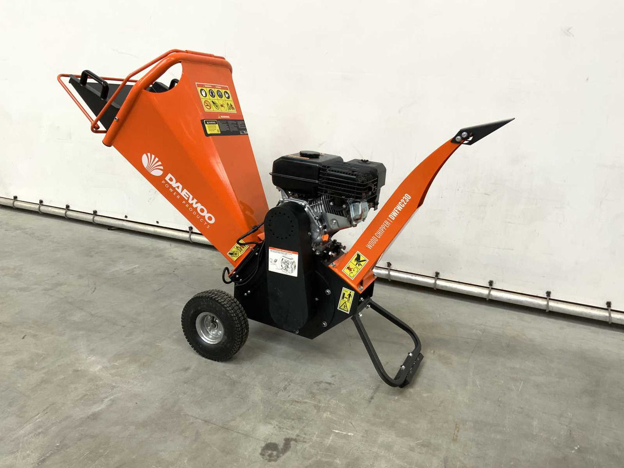 Daewoo DWFWC230 - Измельчитель древесины: фото 3 Daewoo DWFWC230 - Измельчитель древесины: фото 3