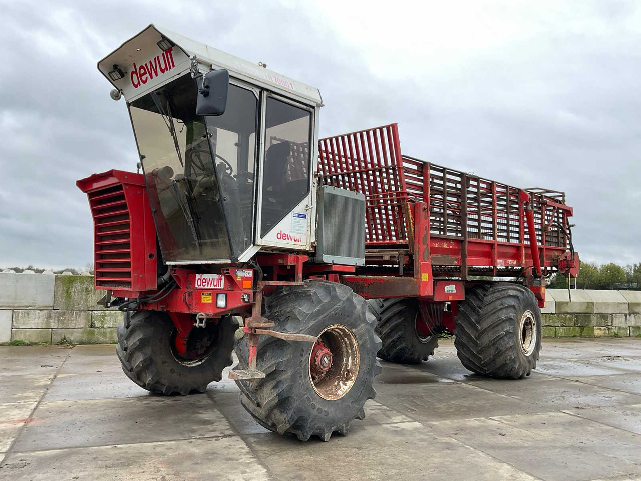 Dewulf R7000T - Сельскохозяйственный прицеп: фото 1 Dewulf R7000T - Сельскохозяйственный прицеп: фото 1