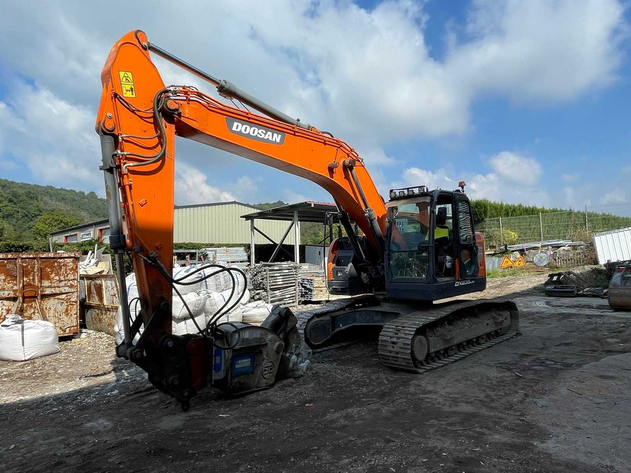 Doosan DX235LCR - Гусеничный экскаватор: фото 2 Doosan DX235LCR - Гусеничный экскаватор: фото 2