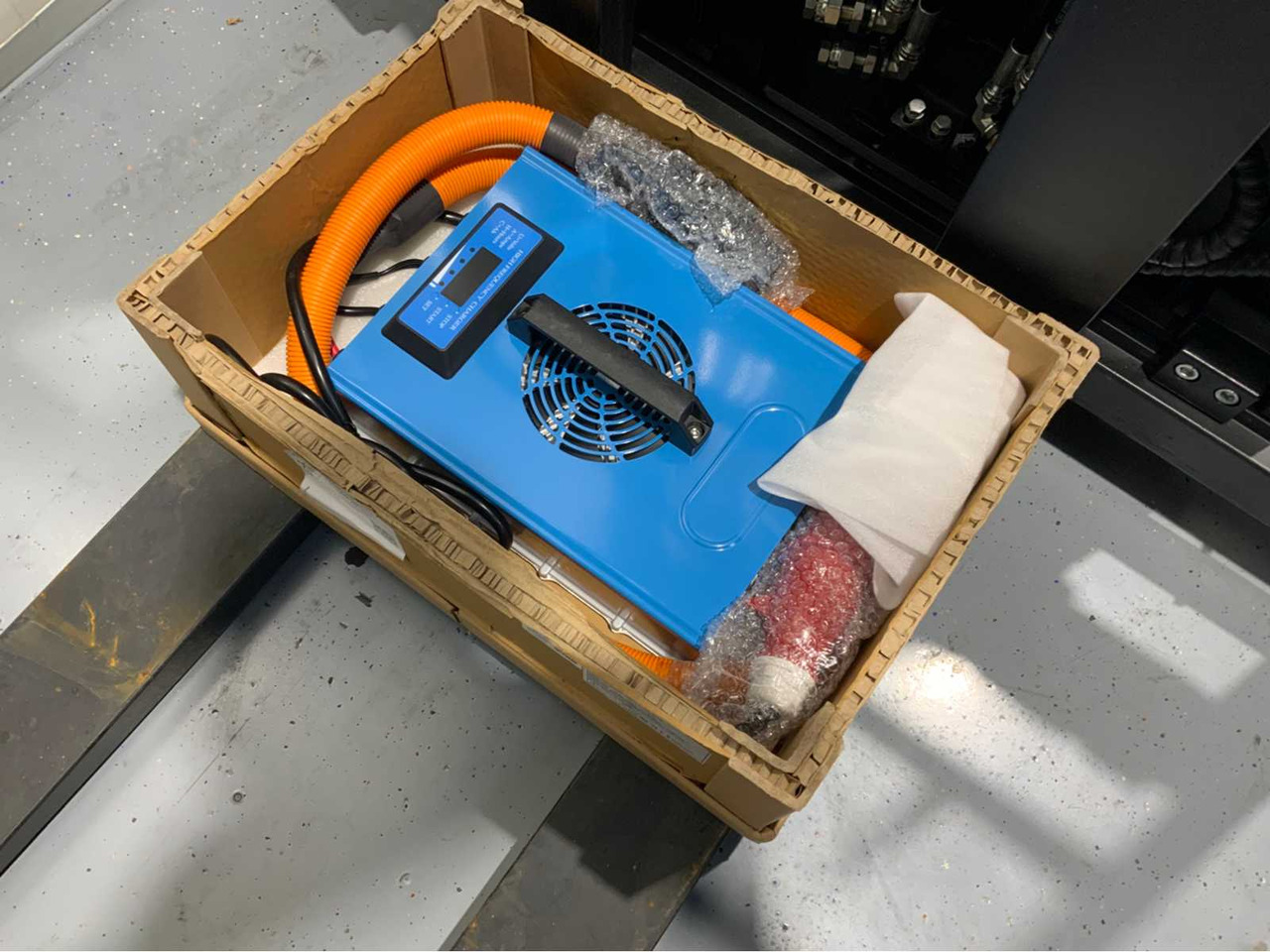 Вилочный погрузчик EP 3500KG LIFTING CAPACITY- 4.8 METER PLYWOOD, FREE-LIFT, SIDE-SHIFT FORKLIFT: фото 14