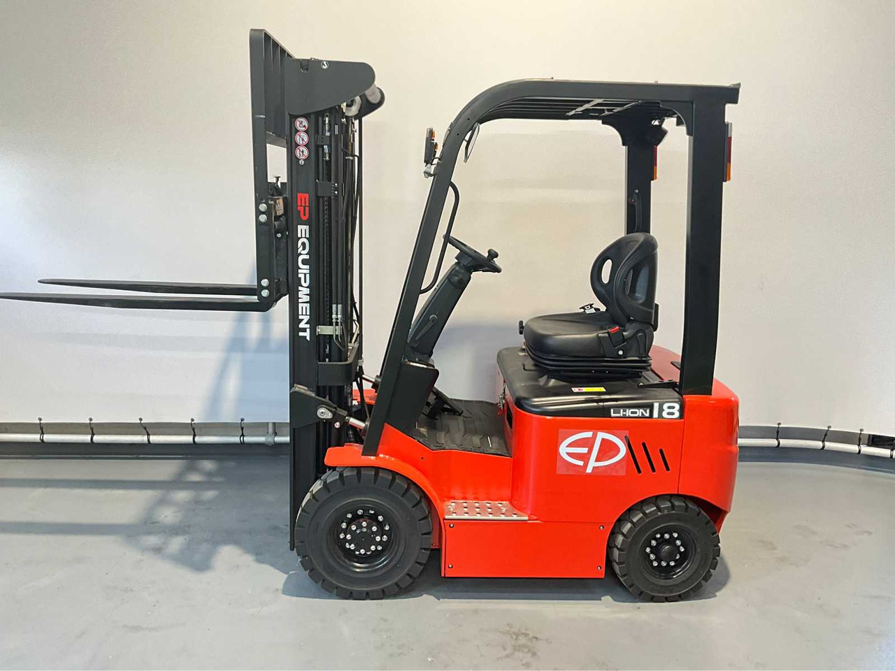 Вилочный погрузчик EP - EFL 181 - 4.8 METER TRIPLEX, LI-ION, FREE-LIFT, SIDE-SHIFT - FORKLIFT: фото 9