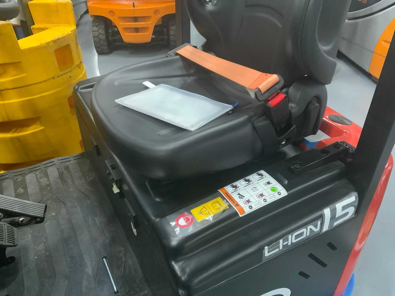 Вилочный погрузчик EP EFS 151 - 4.35 METER TRIPLEX, LI-ION, FREE-LIFT, SIDE-SHIFT - FORKLIFT: фото 28