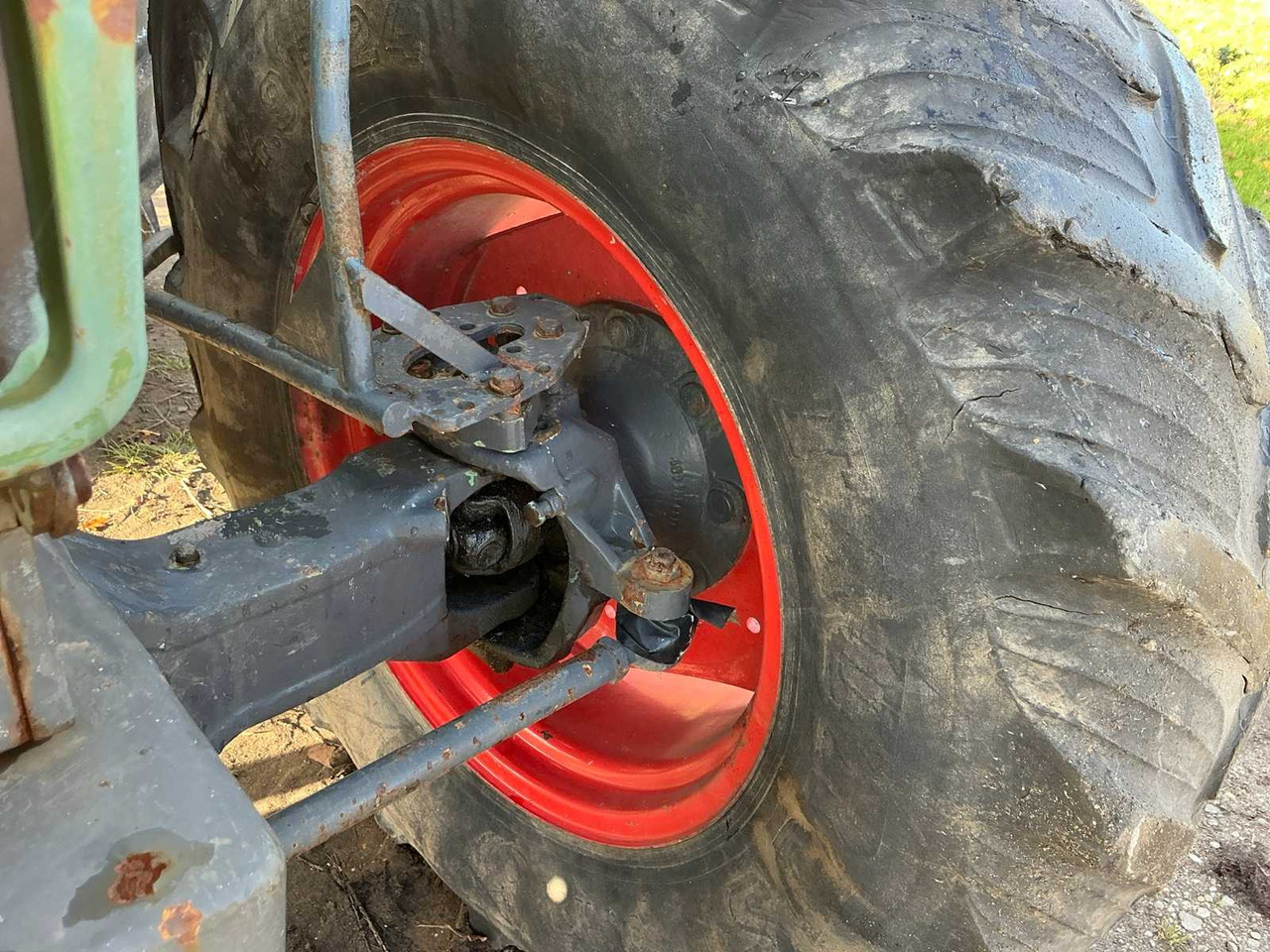 Трактор FENDT FARMER 309 LSA TURBOMATIK FOUR-WHEEL DRIVE AGRICULTURAL TRACTOR: фото 9 Трактор FENDT FARMER 309 LSA TURBOMATIK FOUR-WHEEL DRIVE AGRICULTURAL TRACTOR: фото 9