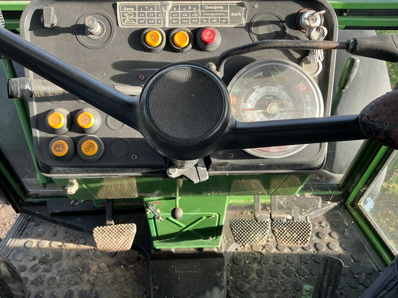 Трактор FENDT FARMER 309 LSA TURBOMATIK FOUR-WHEEL DRIVE AGRICULTURAL TRACTOR: фото 25 Трактор FENDT FARMER 309 LSA TURBOMATIK FOUR-WHEEL DRIVE AGRICULTURAL TRACTOR: фото 25