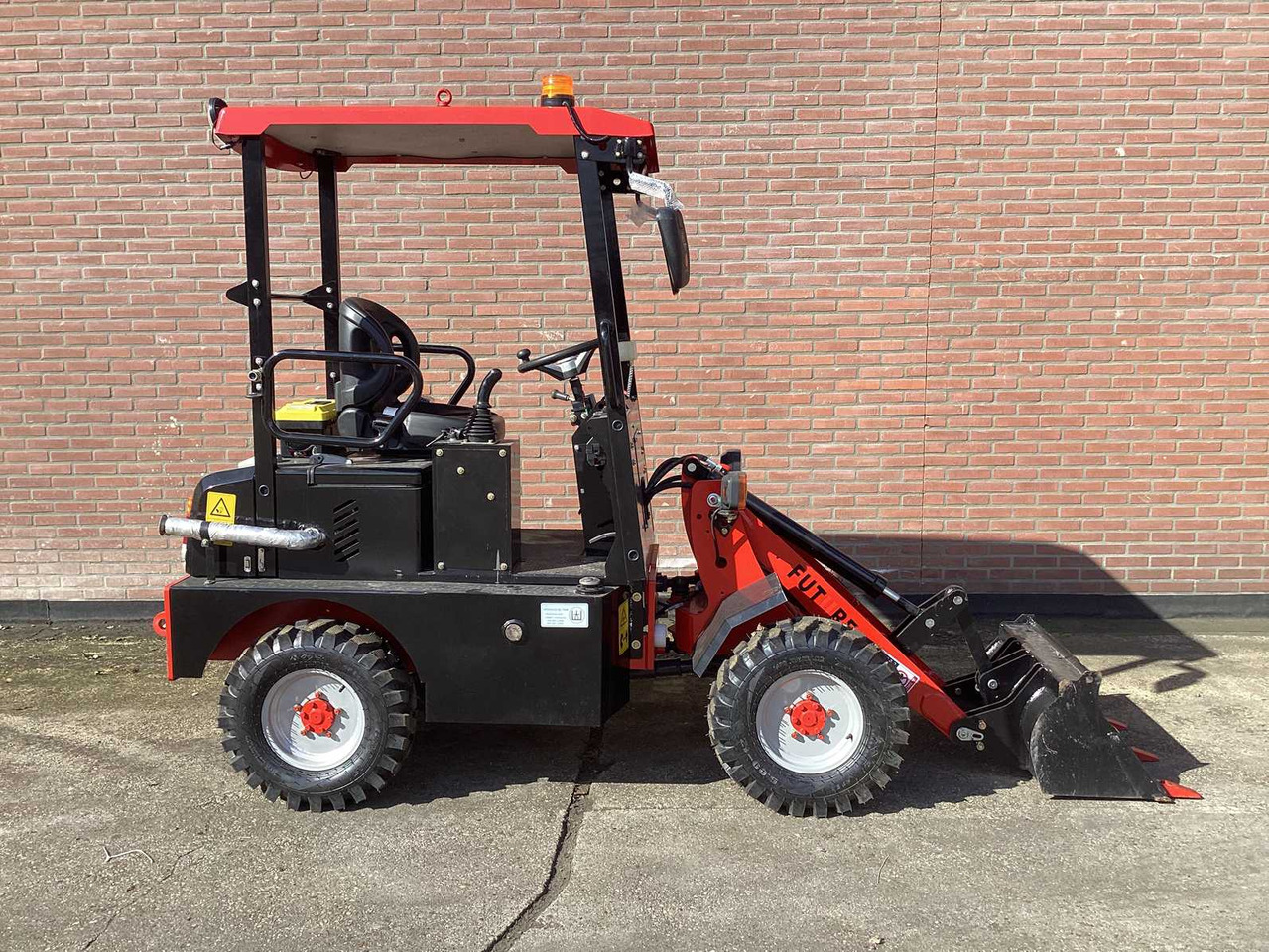 FUTURE H 160 - Колёсный погрузчик: фото 1 FUTURE H 160 - Колёсный погрузчик: фото 1