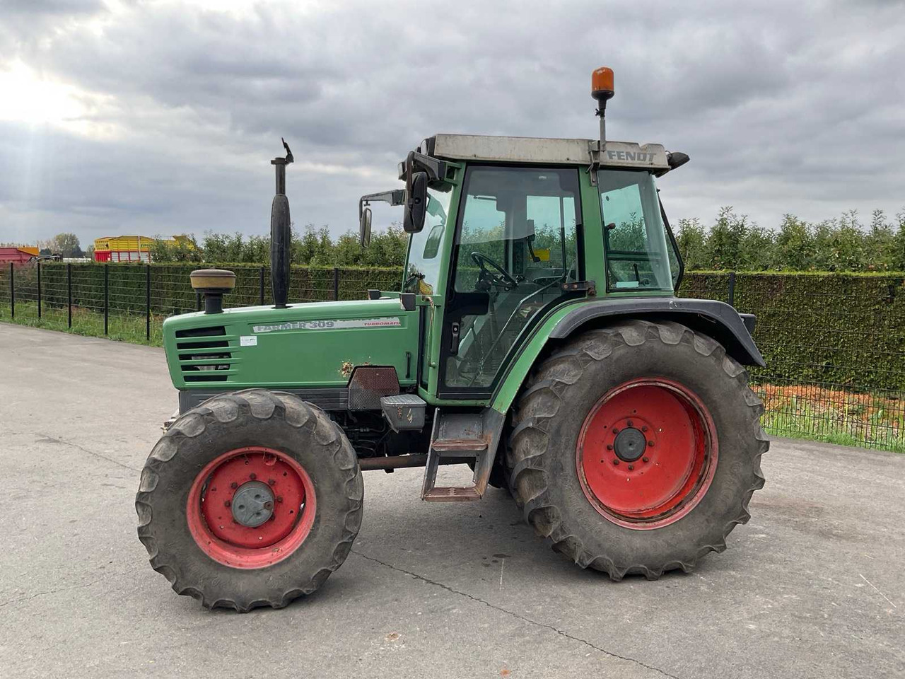 Fendt Farmer 309 - Трактор: фото 3 Fendt Farmer 309 - Трактор: фото 3