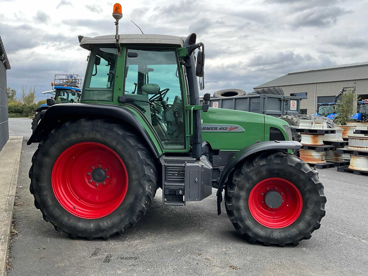 Fendt Farmer 412 vario - Трактор: фото 4 Fendt Farmer 412 vario - Трактор: фото 4