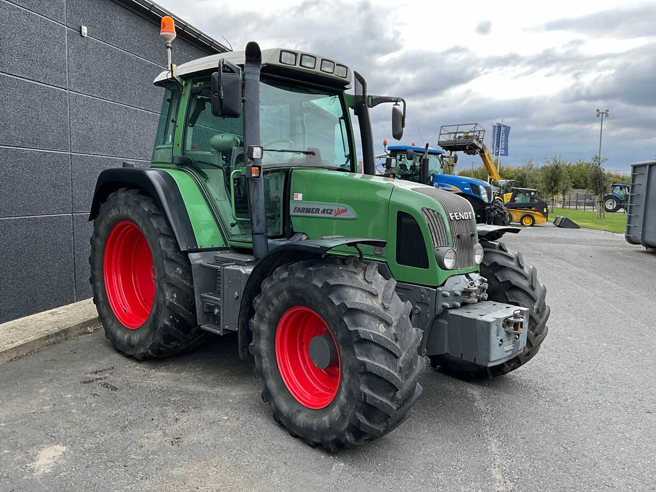 Fendt Farmer 412 vario - Трактор: фото 3 Fendt Farmer 412 vario - Трактор: фото 3