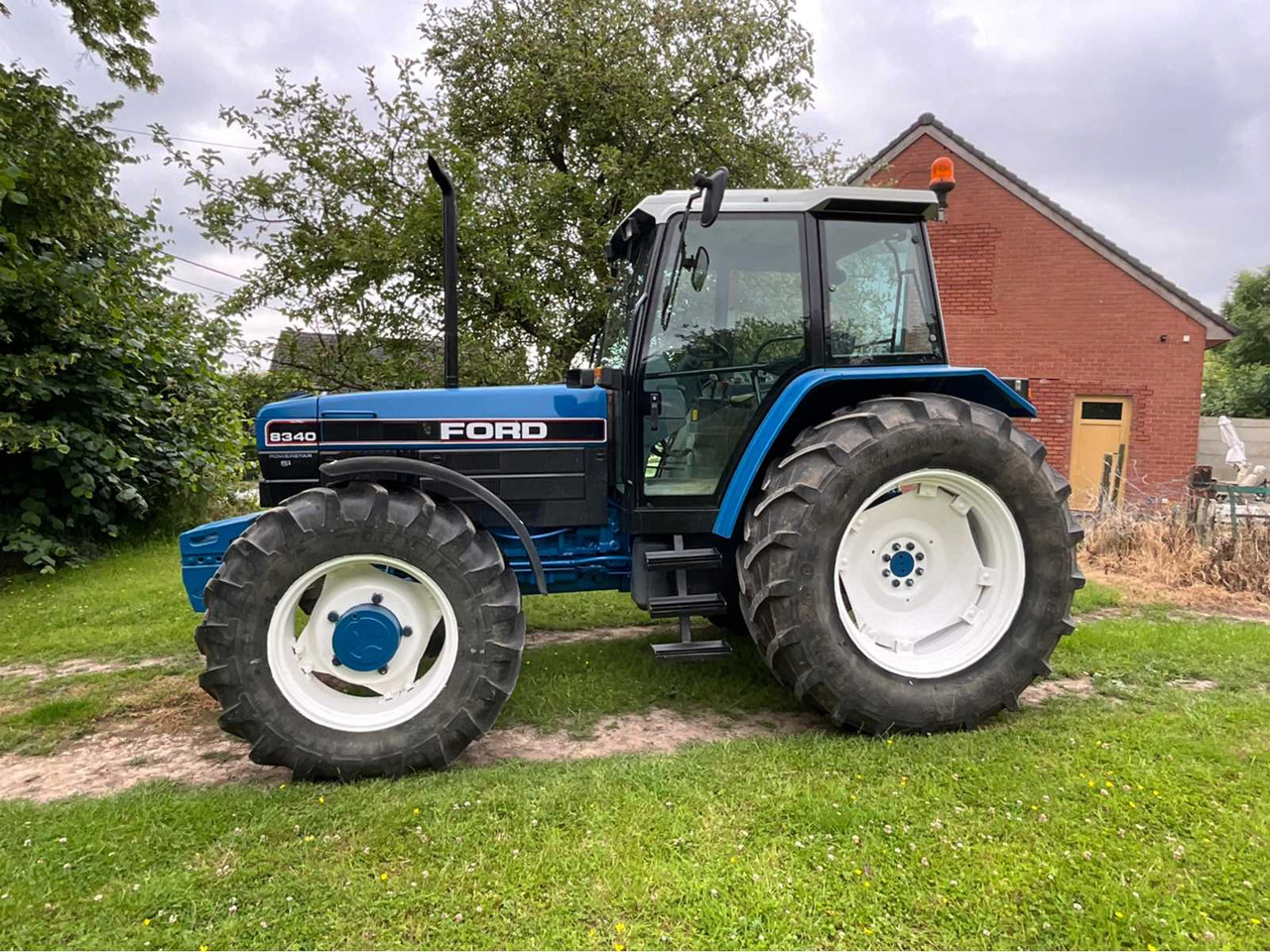 Ford 8340 - Трактор: фото 2 Ford 8340 - Трактор: фото 2