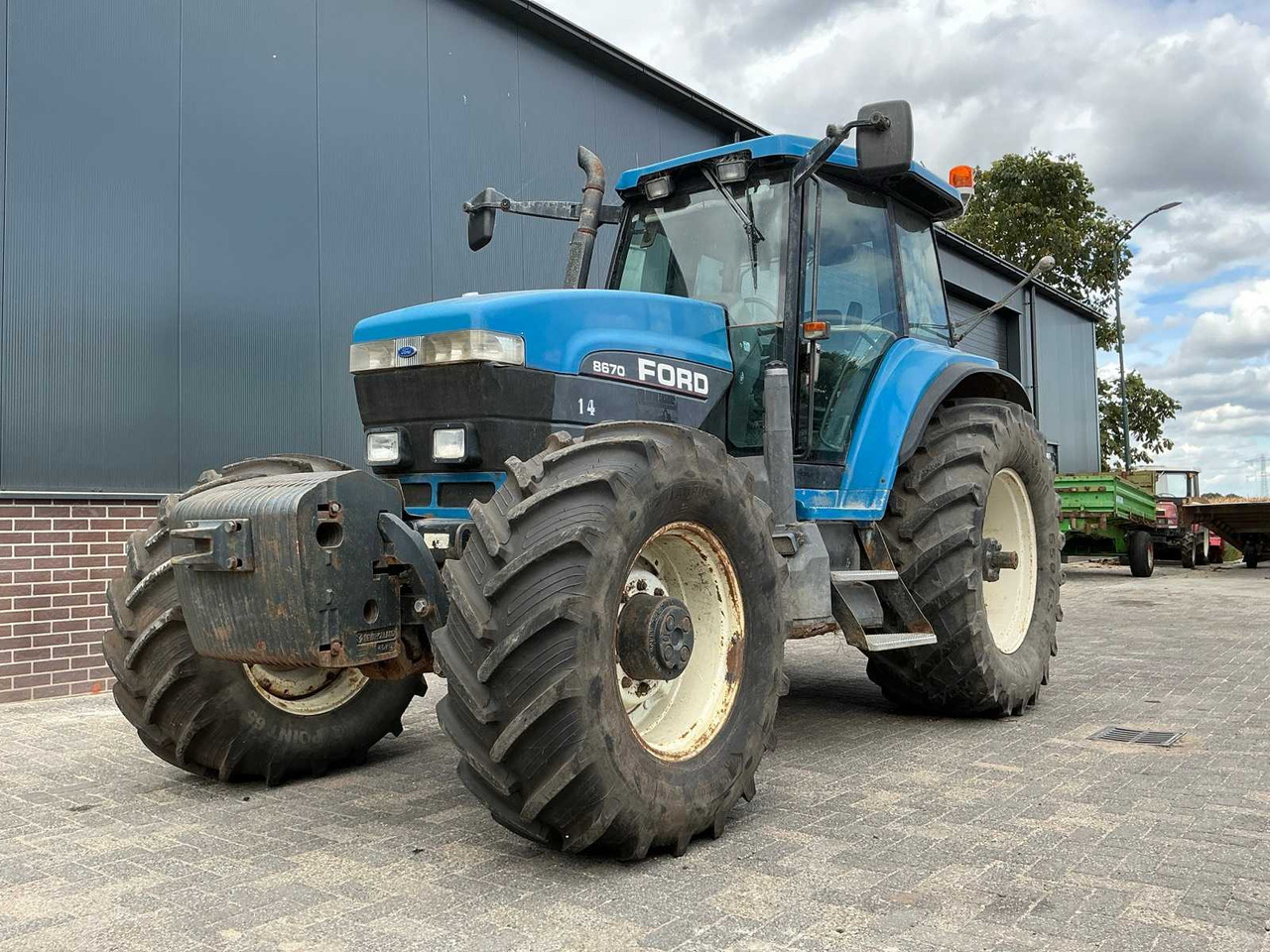 Ford 8670 - Трактор: фото 1 Ford 8670 - Трактор: фото 1