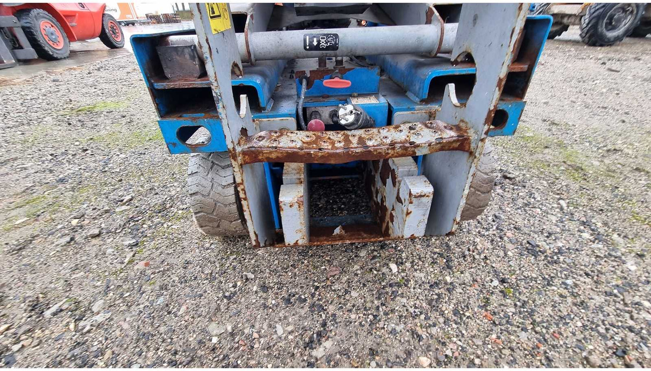 Подъёмник GENIE - GS-1530 - AERIAL WORK PLATFORMS - 2015 (77293888): фото 11