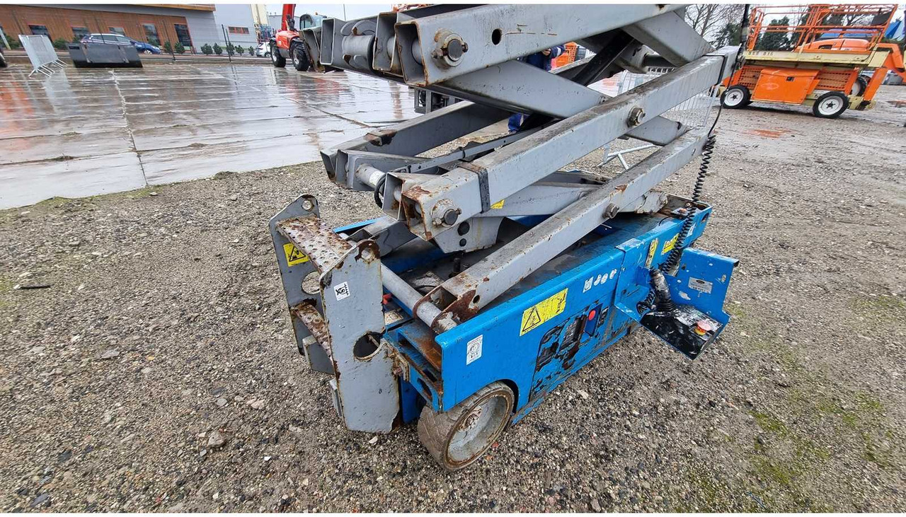 Подъёмник GENIE - GS-1530 - AERIAL WORK PLATFORMS - 2015 (77293888): фото 9