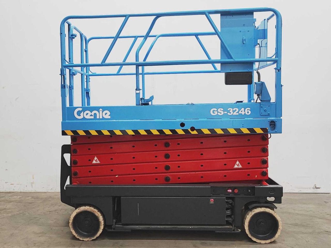 Genie GS-3246 - Подъёмник: фото 1 Genie GS-3246 - Подъёмник: фото 1