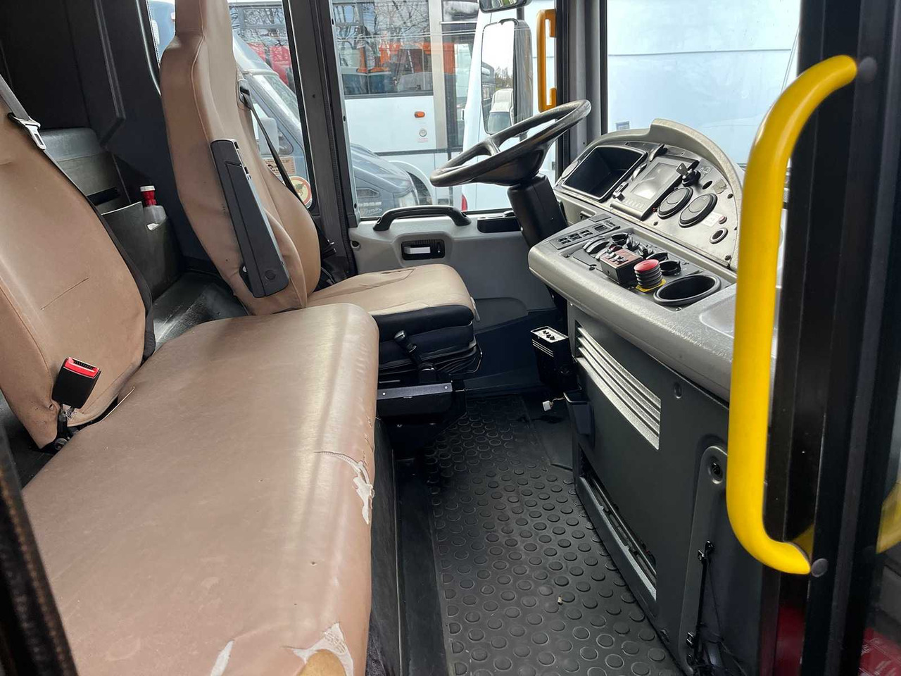 2011 RENAULT ACCESS GARBAGE TRUCK - Грузовик: фото 5 2011 RENAULT ACCESS GARBAGE TRUCK - Грузовик: фото 5