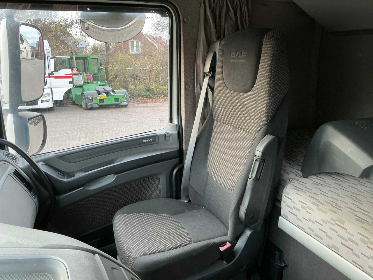 Грузовик 2015 DAF XF410 FT SEMI-TRAILER TRACTOR: фото 16