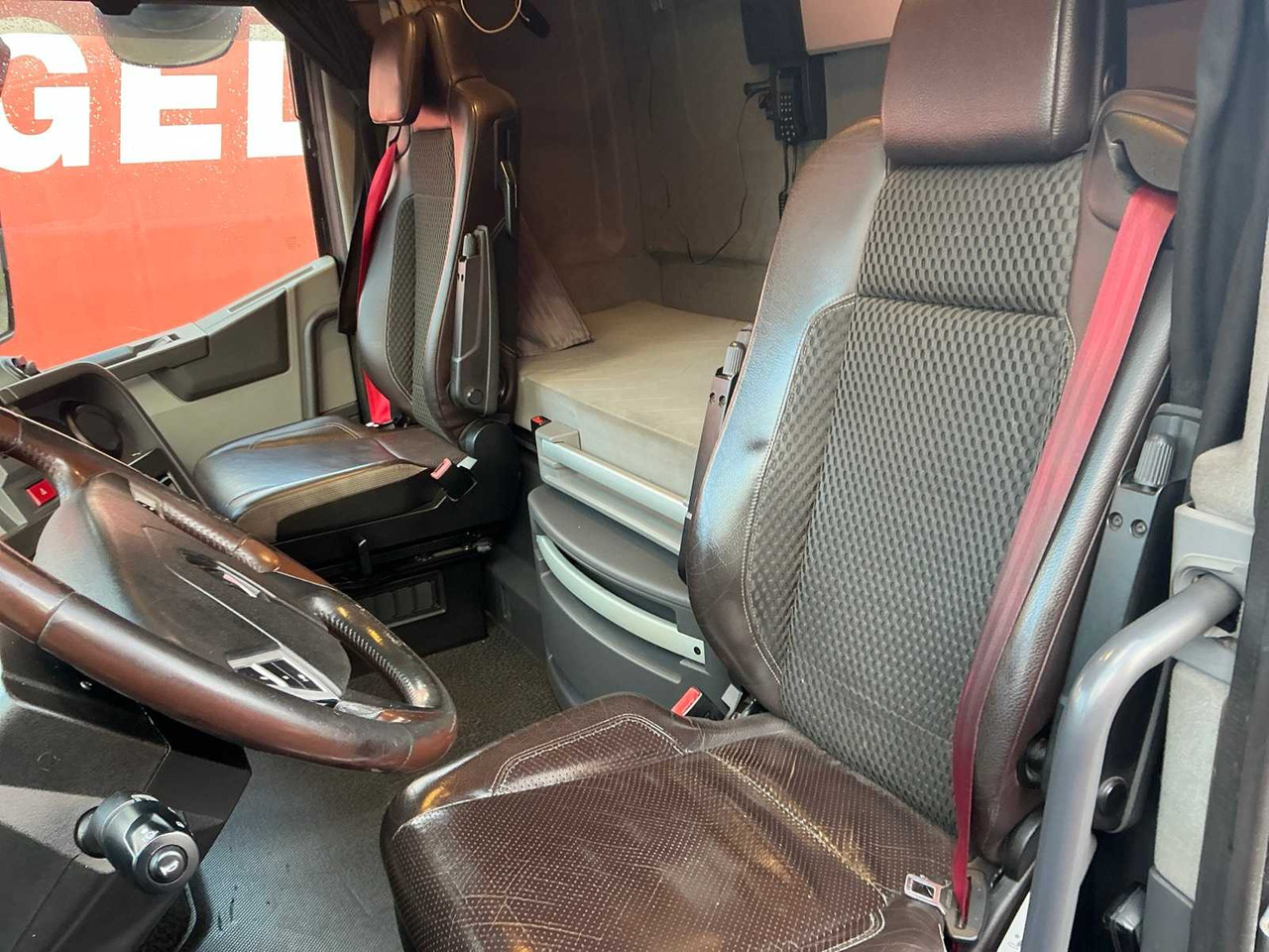 Грузовик 2017 RENAULT T480 COMFORT THD001 HIGH EDITION TRACTOR RENAULT T480 COMFORT: фото 17 Грузовик 2017 RENAULT T480 COMFORT THD001 HIGH EDITION TRACTOR RENAULT T480 COMFORT: фото 17