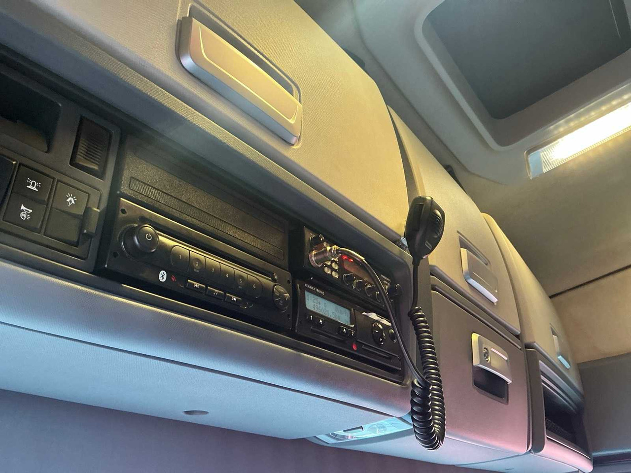 Грузовик 2017 RENAULT T480 COMFORT THD001 HIGH EDITION TRACTOR RENAULT T480 COMFORT: фото 25 Грузовик 2017 RENAULT T480 COMFORT THD001 HIGH EDITION TRACTOR RENAULT T480 COMFORT: фото 25