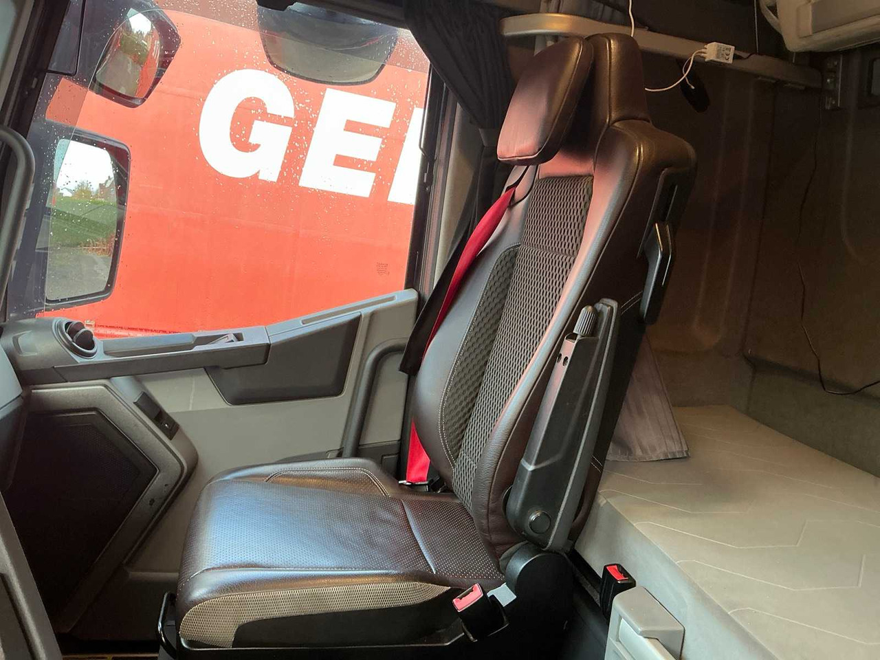 Грузовик 2017 RENAULT T480 COMFORT THD001 HIGH EDITION TRACTOR RENAULT T480 COMFORT: фото 22 Грузовик 2017 RENAULT T480 COMFORT THD001 HIGH EDITION TRACTOR RENAULT T480 COMFORT: фото 22