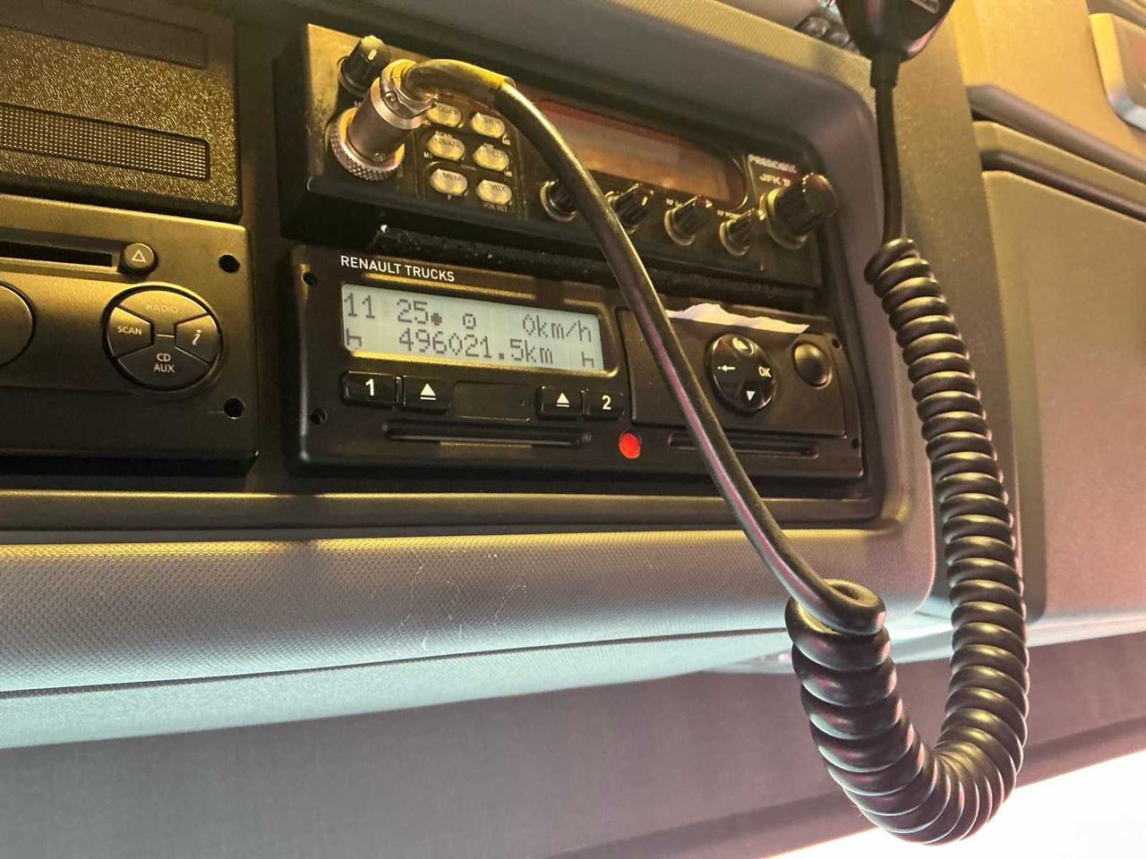 Грузовик 2017 RENAULT T480 COMFORT THD001 HIGH EDITION TRACTOR RENAULT T480 COMFORT: фото 24 Грузовик 2017 RENAULT T480 COMFORT THD001 HIGH EDITION TRACTOR RENAULT T480 COMFORT: фото 24