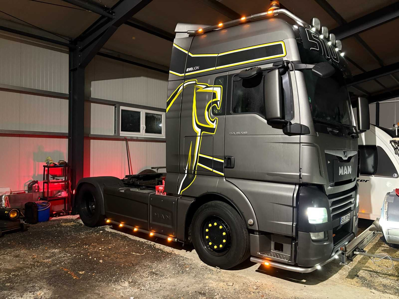 MAN TGX 18.510 4X2 BLS – SPECIAL MODEL "INDIVIDUAL" – YEAR OF CONSTRUCTION 2019 / SEMITRAILER - Грузовик: фото 1 MAN TGX 18.510 4X2 BLS – SPECIAL MODEL "INDIVIDUAL" – YEAR OF CONSTRUCTION 2019 / SEMITRAILER - Грузовик: фото 1