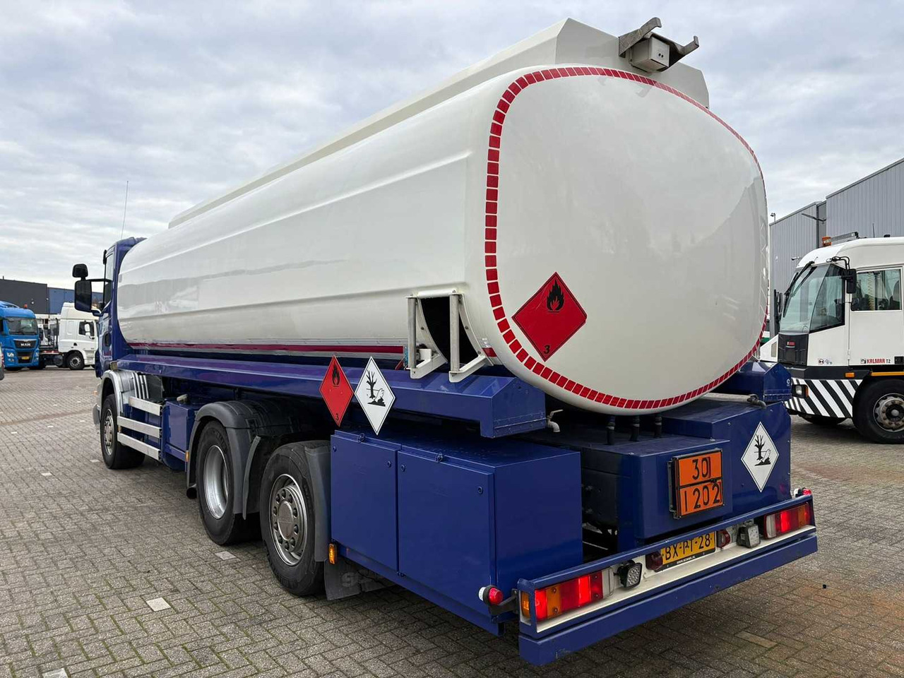 SCANIA - G 360 B - 2010 - 24.400L TANKER 4 COMPARTMENTS - TRUCK - Грузовик: фото 3 SCANIA - G 360 B - 2010 - 24.400L TANKER 4 COMPARTMENTS - TRUCK - Грузовик: фото 3