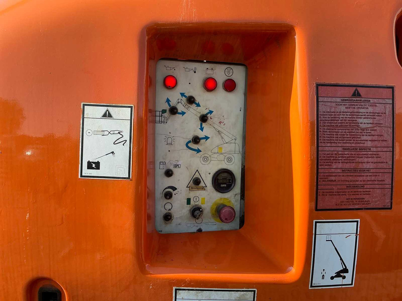 HAULOTTE 2000 HAULOTTE H25TPX AERIAL WORK PLATFORMS - Подъёмник: фото 5 HAULOTTE 2000 HAULOTTE H25TPX AERIAL WORK PLATFORMS - Подъёмник: фото 5